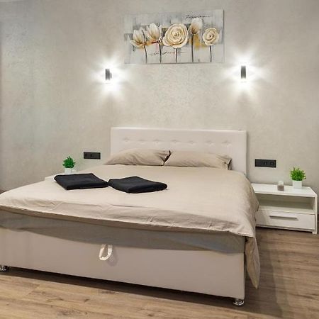 Ferienwohnung Жк Светлопарк Kiew Exterior foto